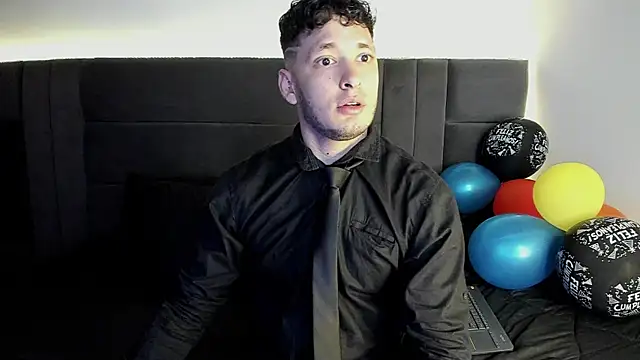 alejandro  2 online show from October 2025 04:33:01 PM