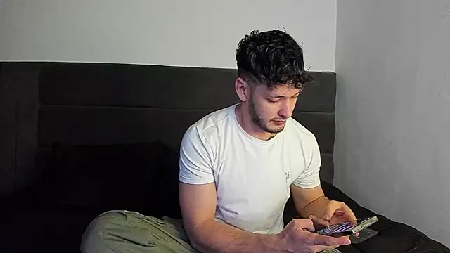 alejandro  2 online show from November 2025 03:48:02 PM