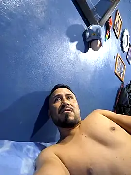 Eumanzor online show from April 2026 01:32:02 AM