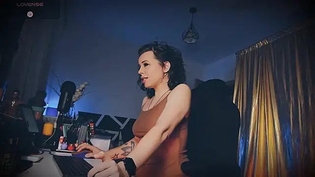 Snapshot of LisaDove chatting on March 2025 01:53:02 AM LisaDove online show from March 2025 01:53:02 AM