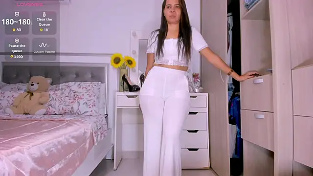 Snapshot of sharonDulce chatting on December 2025 01:53:02 AM sharonDulce online show from December 2025 01:53:02 AM