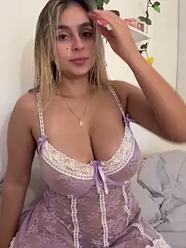 Snapshot of oriana_zoeee chatting on December 2025 11:10:01 PM oriana zoeee online show from December 2025 11:10:01 PM