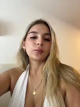 oriana zoeee online show from May 2026 12:17:01 AM