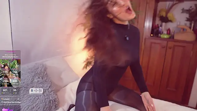 Snapshot of Lucy_fit chatting on November 2025 10:42:01 AM Lucy fit online show from November 2025 10:42:01 AM