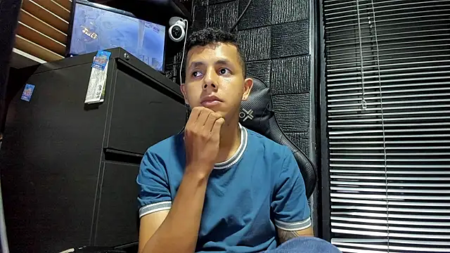 Snapshot of boy_bigcock24cm chatting on July 2026 12:11:01 AM boy bigcock24cm online show from July 2026 12:11:01 AM