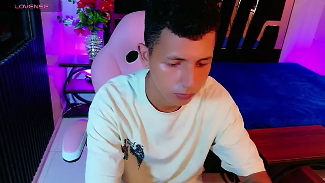 boy bigcock24cm online show from May 2026 04:05:01 AM