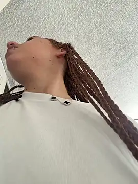 valenor  online show from February 2026 06:54:01 PM