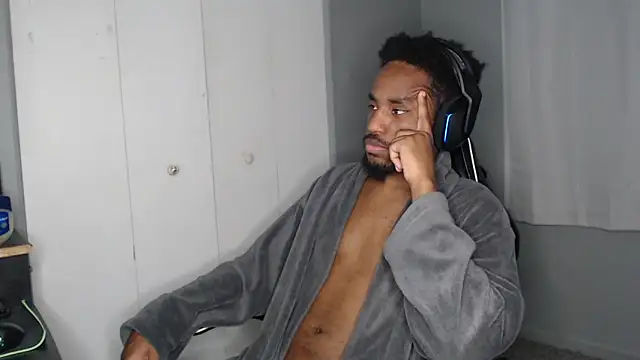 Snapshot of ChrisVacher chatting on December 2024 06:27:01 AM ChrisVacher online show from December 2024 06:27:01 AM