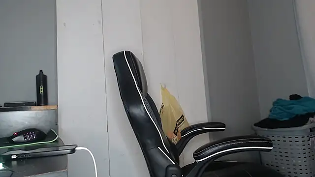 Snapshot of ChrisVacher chatting on December 2024 03:20:02 AM ChrisVacher online show from December 2024 03:20:02 AM