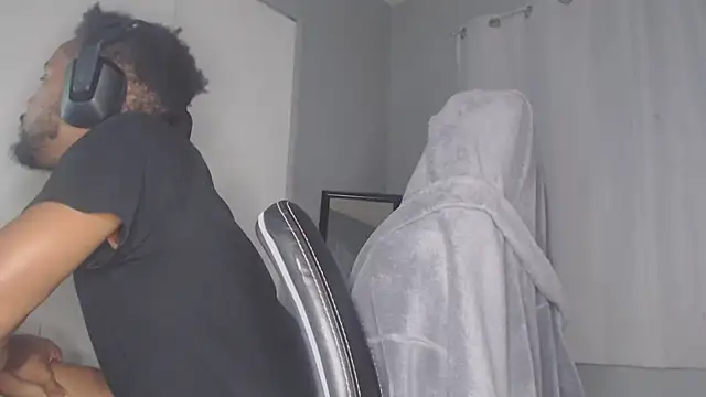 Snapshot of ChrisVacher chatting on December 2024 04:08:02 AM ChrisVacher online show from December 2024 04:08:02 AM