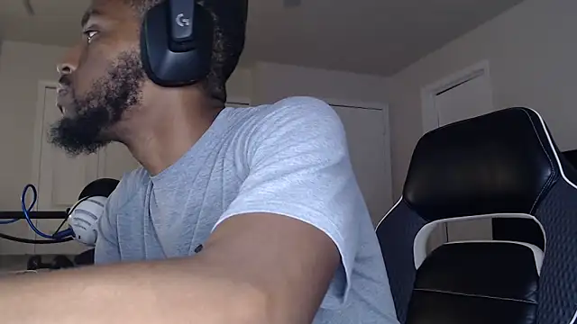 Snapshot of ChrisVacher chatting on September 2025 11:21:01 PM ChrisVacher online show from September 2025 11:21:01 PM