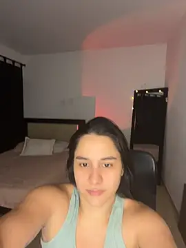 Snapshot of Mavie_roses chatting on December 2025 12:42:01 AM Mavie roses online show from December 2025 12:42:01 AM