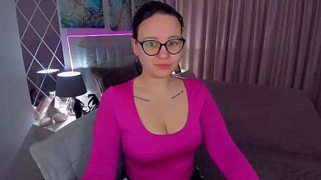 EsterLogan online show from January 2025 05:47:02 AM