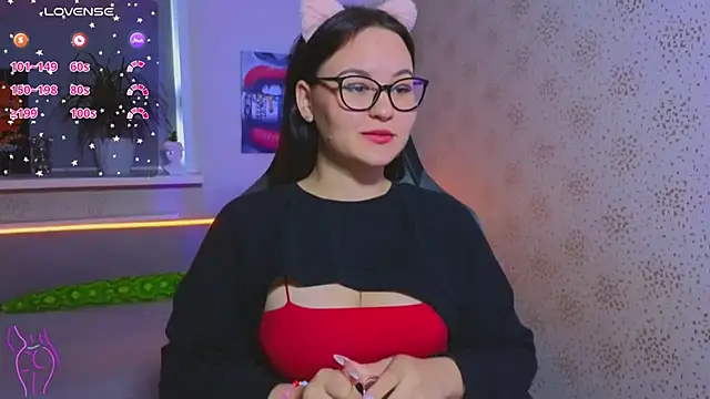 EsterLogan online show from October 2025 11:25:01 AM