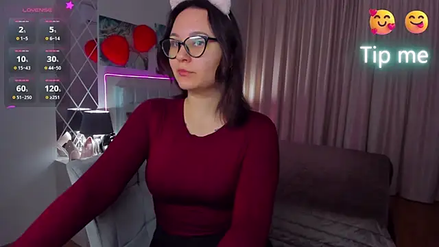 EsterLogan online show from March 2025 05:44:01 AM