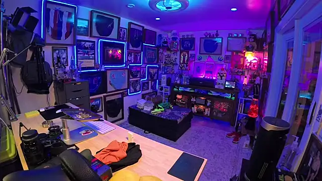 Briefs bud online show from February 2026 03:40:02 AM