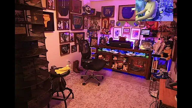 Snapshot of Briefs_bud chatting on January 2025 06:02:02 AM Briefs bud online show from January 2025 06:02:02 AM