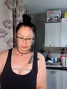 x  KHALEESI  x online show from October 2025 03:53:01 PM