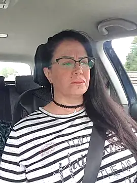 x  KHALEESI  x online show from October 2025 10:06:02 AM