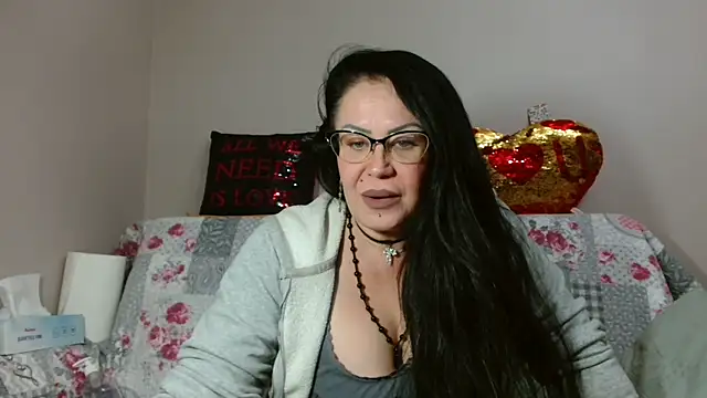 x  KHALEESI  x online show from November 2025 09:29:01 PM