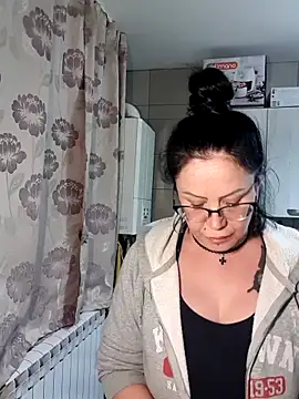 x  KHALEESI  x online show from November 2025 05:46:05 PM