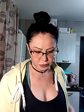 x  KHALEESI  x online show from November 2025 05:12:02 PM