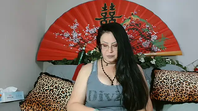 Snapshot of x__KHALEESI__x chatting on July 2026 02:19:01 AM x KHALEESI x online show from July 2026 02:19:01 AM