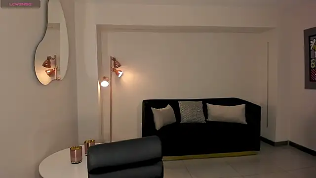 NinaMichelle online show from April 2026 06:12:02 PM