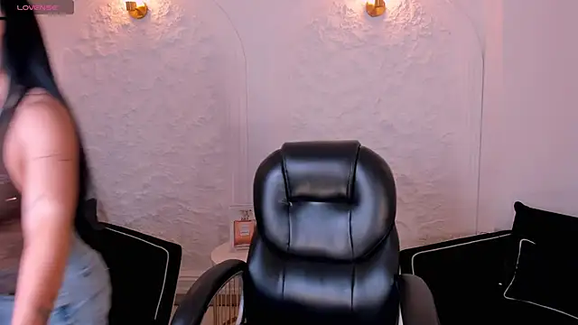 MollyJones  online show from June 2026 07:37:01 PM