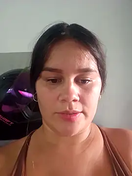 sweet lucia online show from February 2026 10:07:01 PM