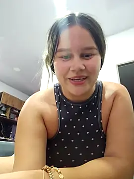 sweet lucia online show from November 2025 09:51:02 PM