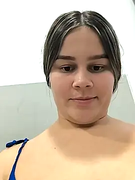 Snapshot of sweet_lucia chatting on January 2025 01:04:01 AM sweet lucia online show from January 2025 01:04:01 AM