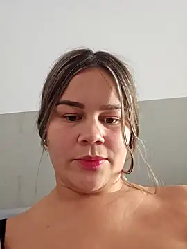 Snapshot of sweet_lucia chatting on January 2025 03:15:02 PM sweet lucia online show from January 2025 03:15:02 PM
