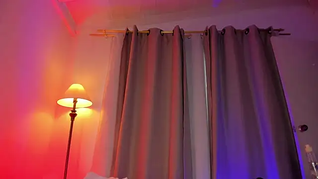 Snapshot of hot_booty_ chatting on October 2025 10:28:02 PM hot booty online show from October 2025 10:28:02 PM