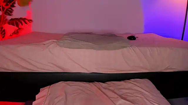 hot booty  online show from January 2026 11:22:02 PM