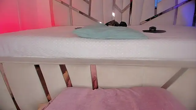 hot booty  online show from July 2026 10:10:01 PM