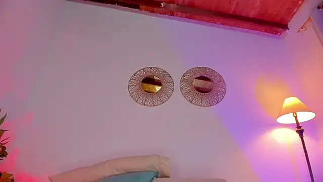 hot booty  online show from February 2026 12:00:01 AM