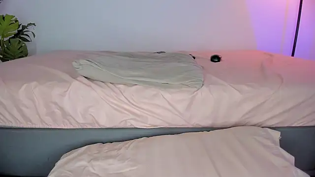 hot booty  online show from March 2026 08:53:01 PM