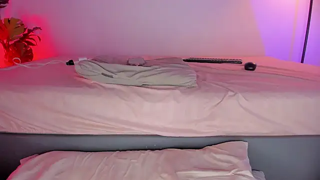 hot booty  online show from March 2026 09:55:01 PM