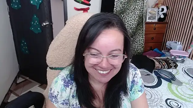 Sonialorens  online show from December 2025 06:55:02 PM