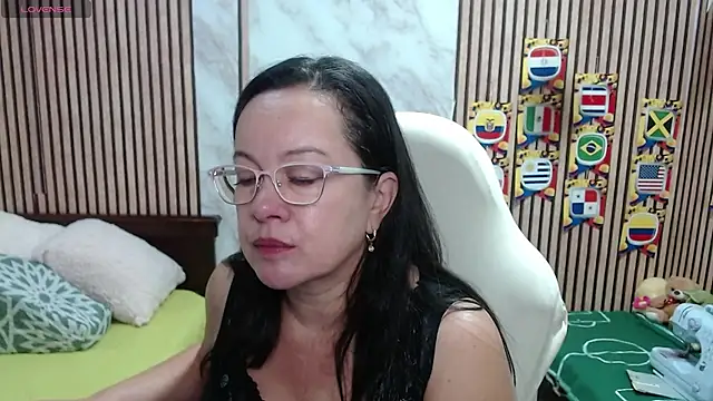 Snapshot of Sonialorens_ chatting on June 2026 12:55:02 PM Sonialorens online show from June 2026 12:55:02 PM