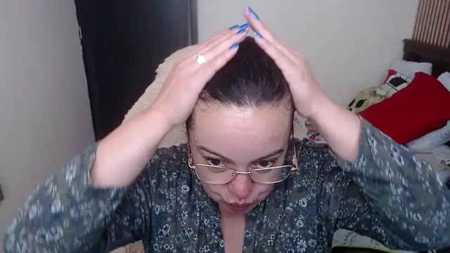 Sonialorens  online show from January 2026 02:35:02 PM