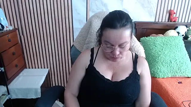 Snapshot of Sonialorens_ chatting on September 2025 08:04:02 PM Sonialorens  online show from September 2025 08:04:02 PM