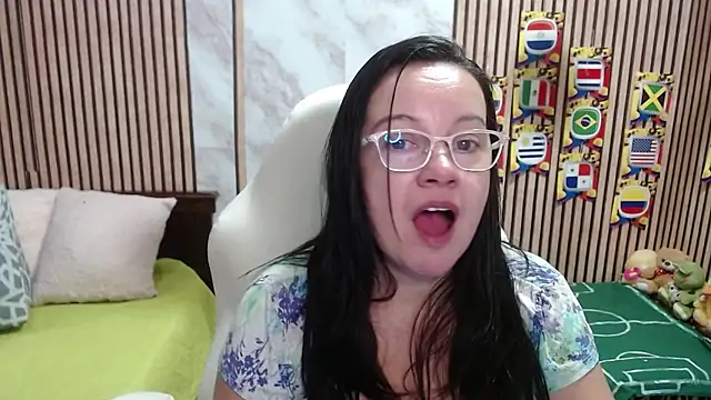 Snapshot of Sonialorens_ chatting on June 2026 09:12:01 PM Sonialorens online show from June 2026 09:12:01 PM