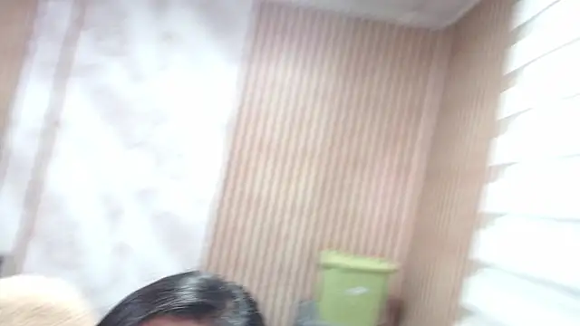 Sonialorens  online show from April 2026 04:57:02 PM