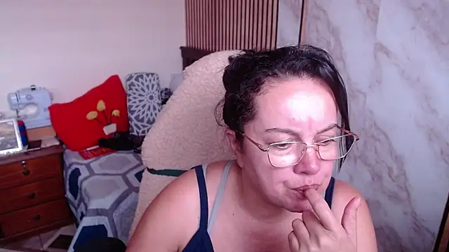 Sonialorens  online show from February 2026 08:20:02 PM