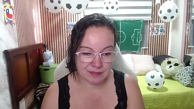 Snapshot of Sonialorens_ chatting on June 2026 09:45:02 PM Sonialorens online show from June 2026 09:45:02 PM