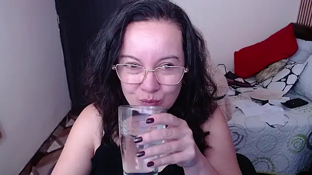 Sonialorens  online show from January 2026 03:07:01 PM