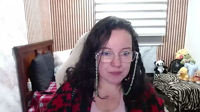 Snapshot of Sonialorens_ chatting on April 2026 05:30:01 PM Sonialorens online show from April 2026 05:30:01 PM