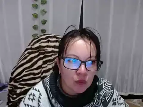 Snapshot of Sonialorens_ chatting on February 2025 12:28:01 PM Sonialorens  online show from February 2025 12:28:01 PM